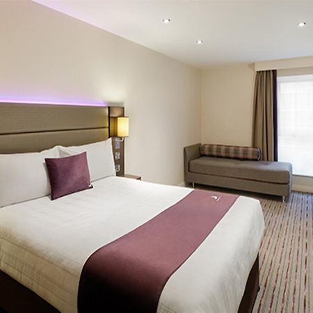 Premier Inn Premier Inn Bagshot Exteriér fotografie