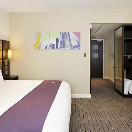 Premier Inn Premier Inn Bagshot Exteriér fotografie