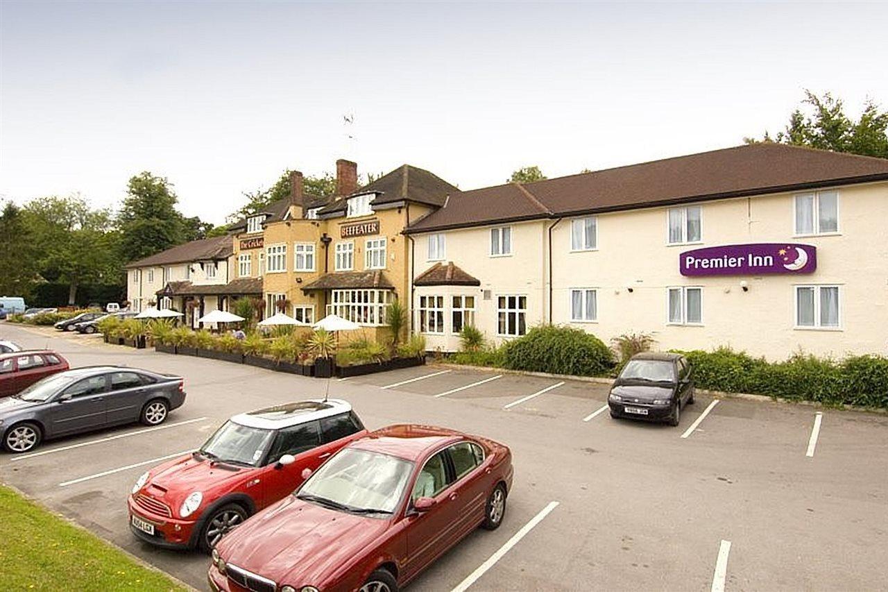 Premier Inn Premier Inn Bagshot Exteriér fotografie