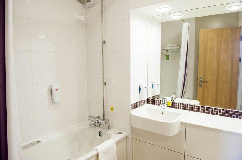 Premier Inn Premier Inn Bagshot Exteriér fotografie